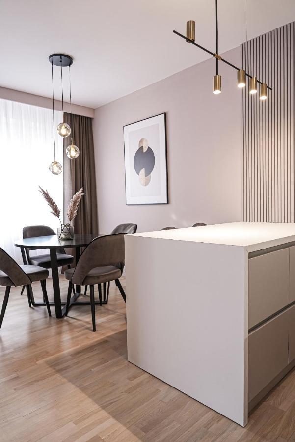Zest Residence ครากูเยวัตส์ ภายนอก รูปภาพ