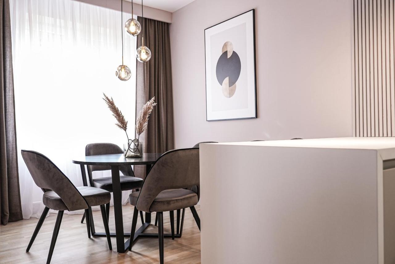 Zest Residence ครากูเยวัตส์ ภายนอก รูปภาพ